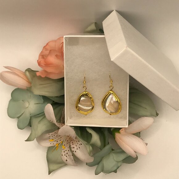 Pearl Mother of Pearl Shell Teardrop 316 stainless Hypoallergenic Hooks NEW - Picture 11 of 12